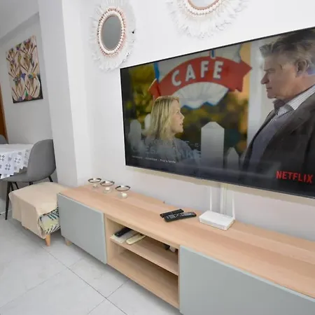 아파트 Boliches 2br Pool Balcony & 푸엔히롤라