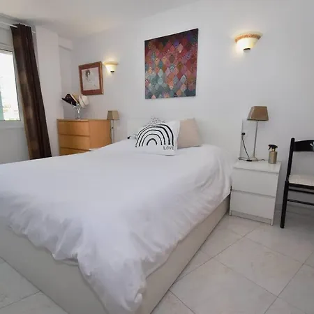 Boliches 2br Pool Balcony & 아파트